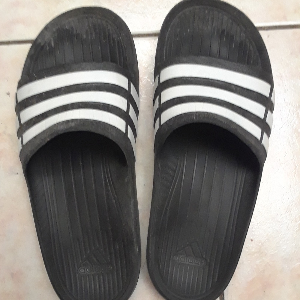 Size K6 Mens ADIDAS slides sandals - Picture 1 of 4